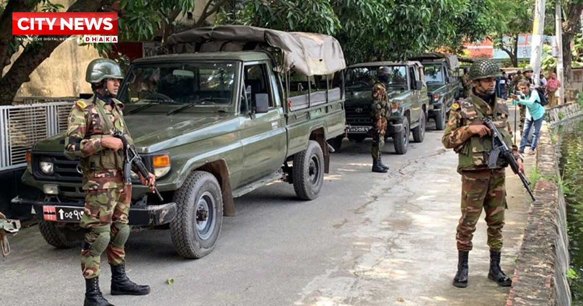 কোচিং সেন্টারে বিপুল অস্ত্র ও বিস্ফোরকের সন্ধান, চলছে অভিযান
