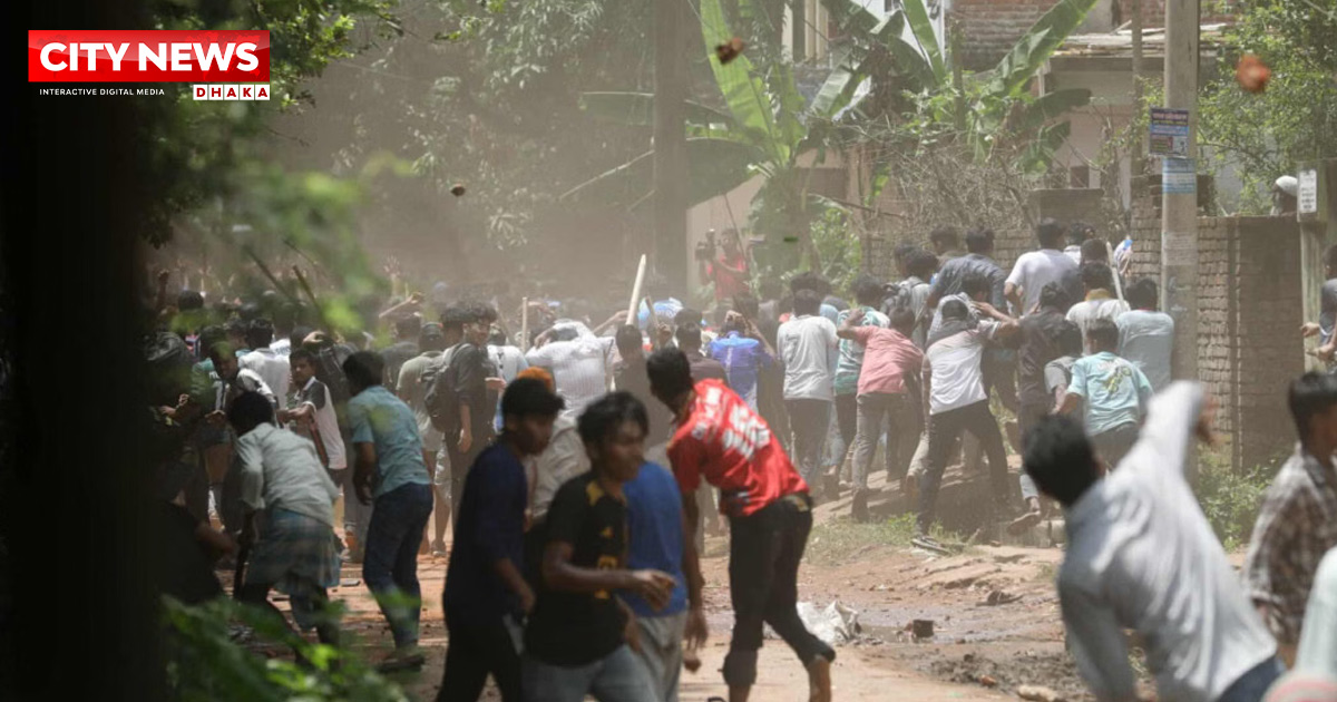 শিক্ষার্থীদের উসকে দিল বাগছাস, হামলায় আ’লীগ-ছাত্রলীগ
