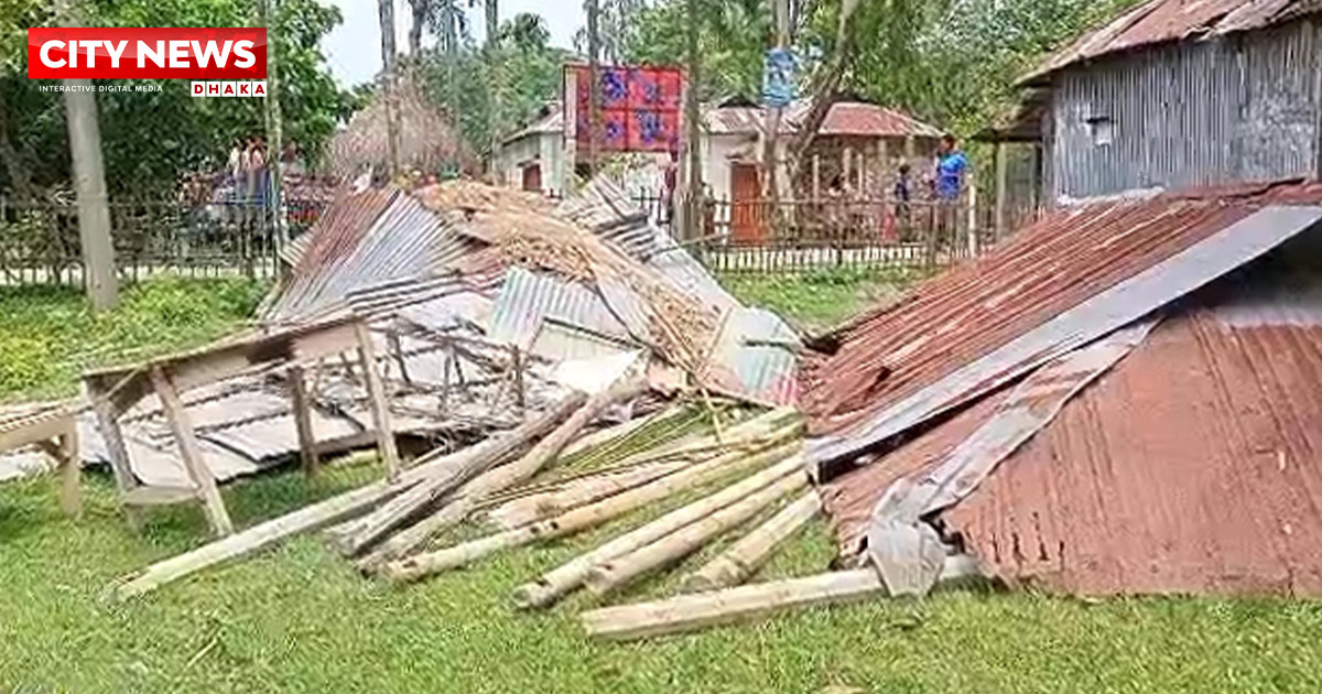 গাইবান্ধায় জামায়াত নেতার বাড়ীঘর ভাঙচুর করলেন আওয়ামী লীগ নেতা!