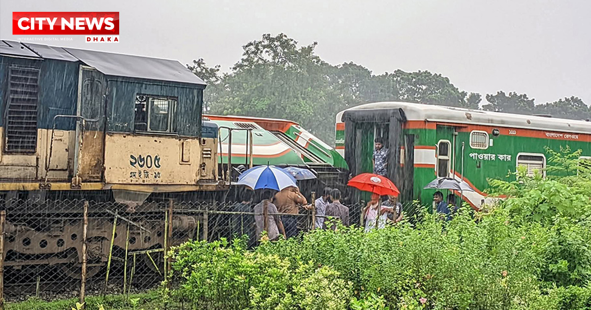 লালমনিরহাটে দুই ট্রেনের মুখোমুখি সংঘর্ষ