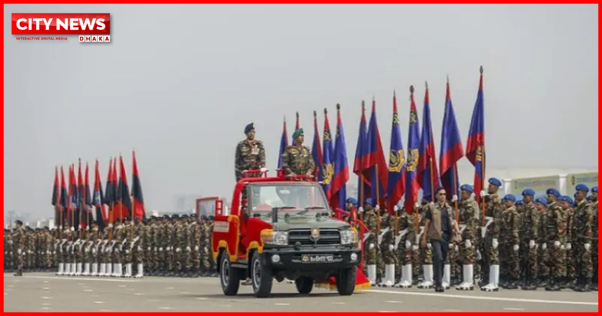 বর্ণাঢ্য কুচকাওয়াজে স্বাধীনতা দিবস উদযাপন