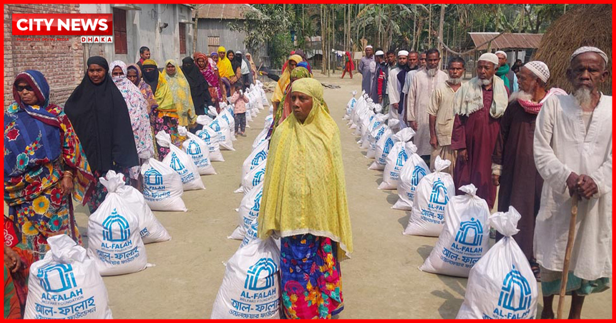 নাগেশ্বরীতে শতাধিক দরিদ্র পরিবার পেলো রমজানের খাদ্য সামগ্রী