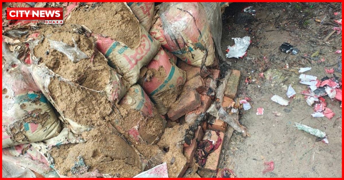 বরিশালে বোমা সদৃশ বস্তুর বিস্ফোরণে একই পরিবারে দগ্ধ ৩