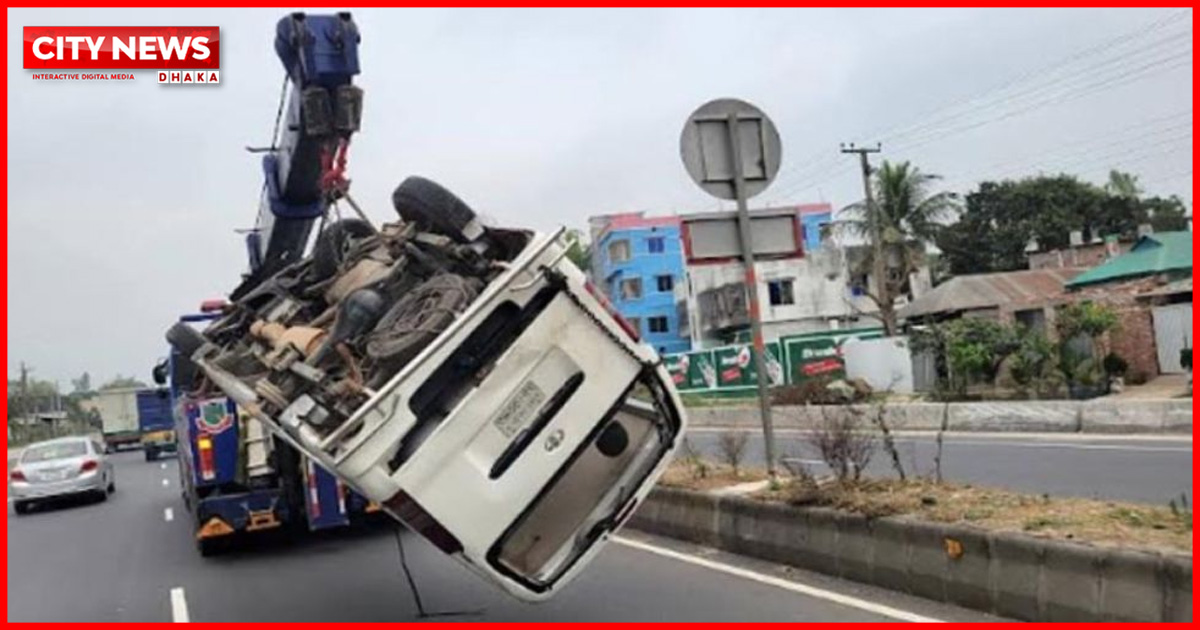 মাইক্রোবাসের সিলিন্ডার বিস্ফোরণে চালকসহ নিহত ৩