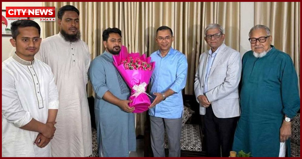 নাহিদ ইসলামের বাসায় তারেক রহমান