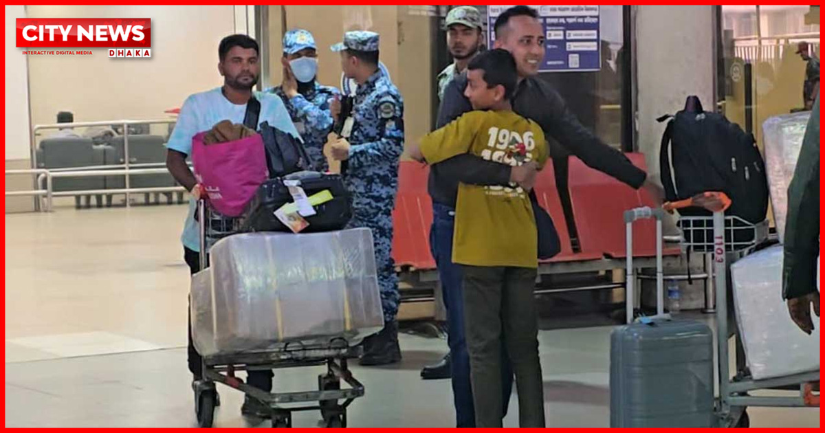 বিশেষ ফ্লাইটে দেশে ফিরলেন দুবাইয়ে আটকে পড়া ১৮৯ বাংলাদেশি