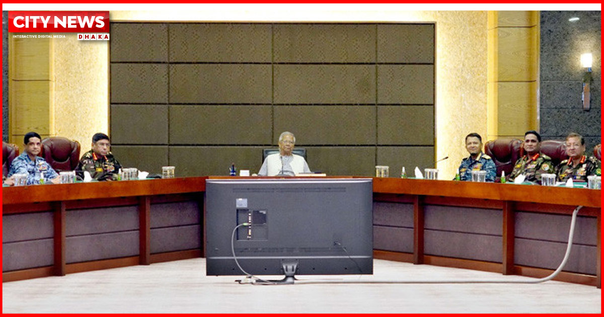 নির্বাচন: সশস্ত্র বাহিনীকে সর্বোচ্চ সতর্ক থাকার নির্দেশ প্রধান উপদেষ্টার