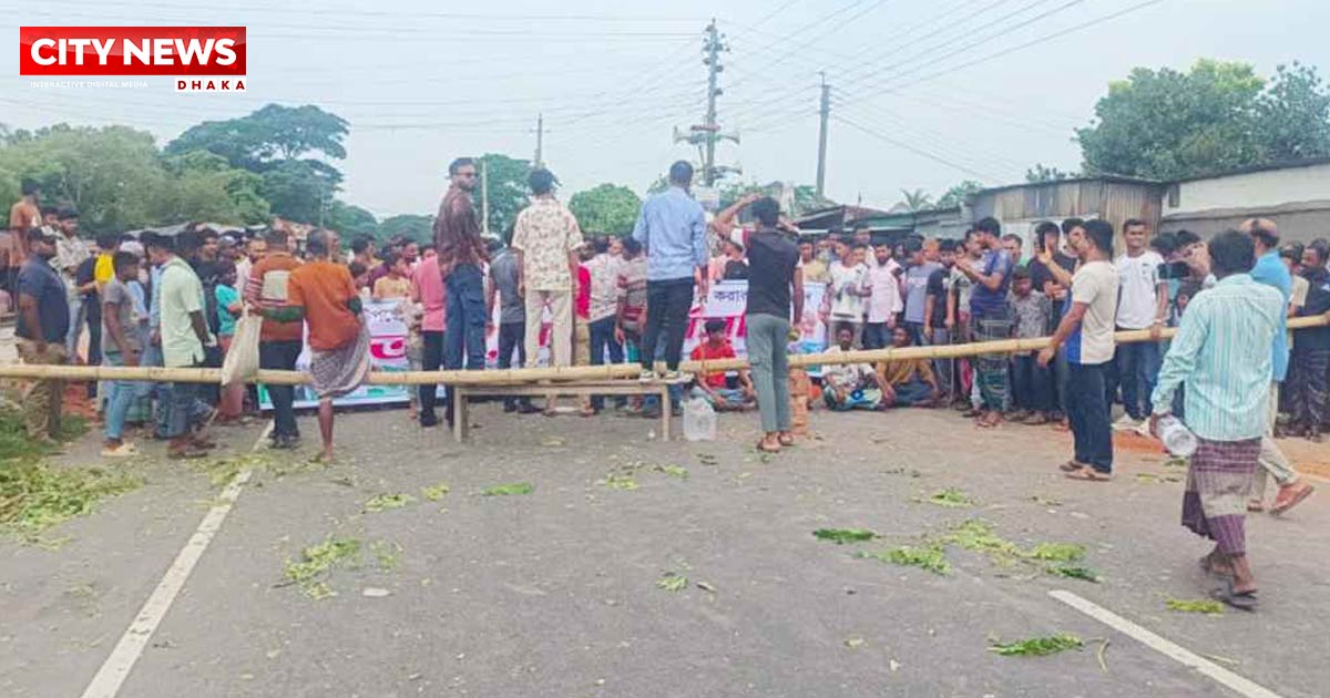 ফরিদপুরে দ্বিতীয় দিনের মতো অবরোধ, ২১ জেলার সঙ্গে সড়ক যোগাযোগ বন্ধ