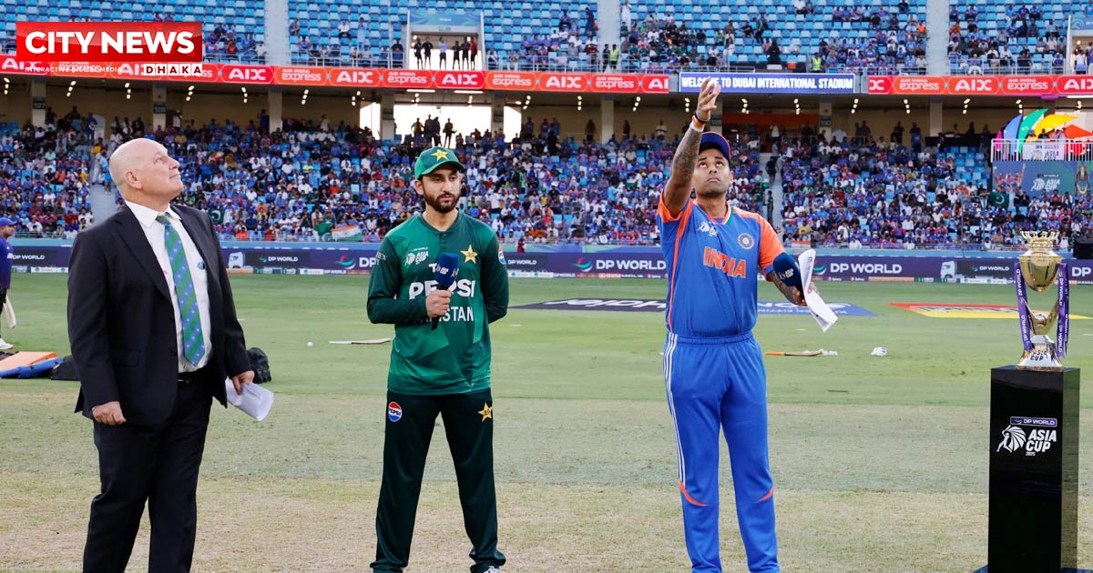 টস জিতে পাকিস্তানকে ব্যাটিংয়ে পাঠালো ভারত