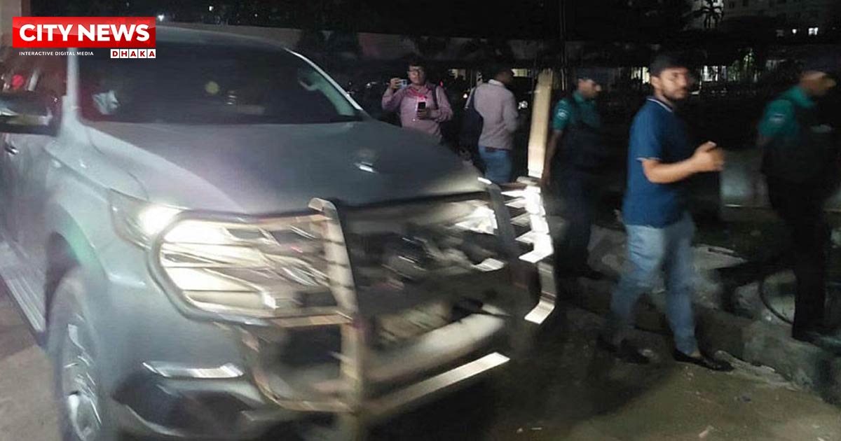 ৯ ঘণ্টা অবরুদ্ধ থাকার পর মাইলস্টোন থেকে বের হলেন দুই উপদেষ্টা-প্রেস সচিব