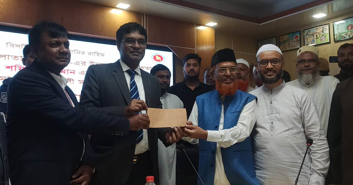 পঞ্চগড় হাসপাতালের নতুন ভবন চালু করতে জামায়াতের ১০ লাখ টাকা অনুদান