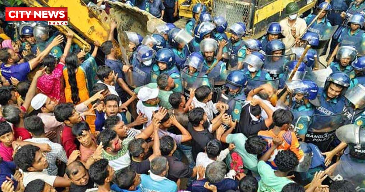 খুলনায় স্থানীয়দের সঙ্গে পুলিশের সংঘর্ষ, আহত ৩০