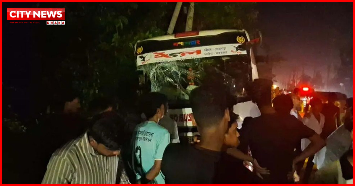 চট্টগ্রামের কর্ণফুলীতে বাস-লেগুনা সংঘর্ষে নিহত ৩