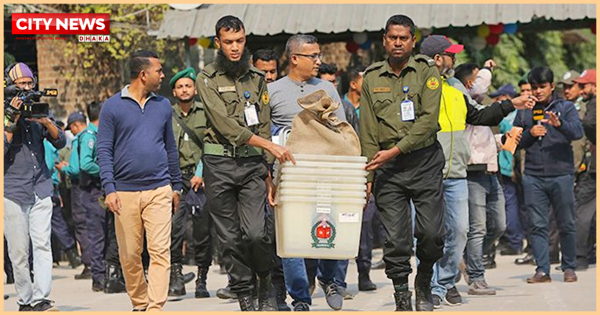 কেন্দ্রে কেন্দ্রে যাচ্ছে ব্যালটসহ ভোটের উপকরণ