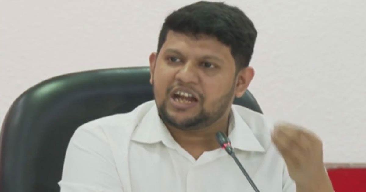 বিএনপি-জামায়াত ভাগ-ভাটোয়ারা করে প্রশাসন দখল করেছে: তথ্য উপদেষ্টা