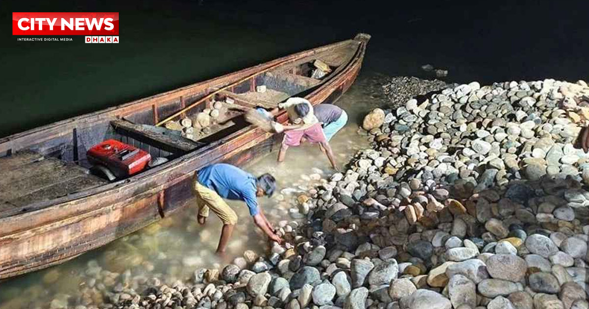সাদাপাথর লুটের ঘটনায় আটক ৫