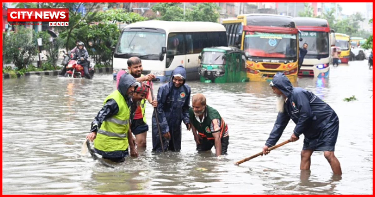 ভোর থেকেই ঢাকায় বৃষ্টি, জলাবদ্ধতায় জনদুর্ভোগ