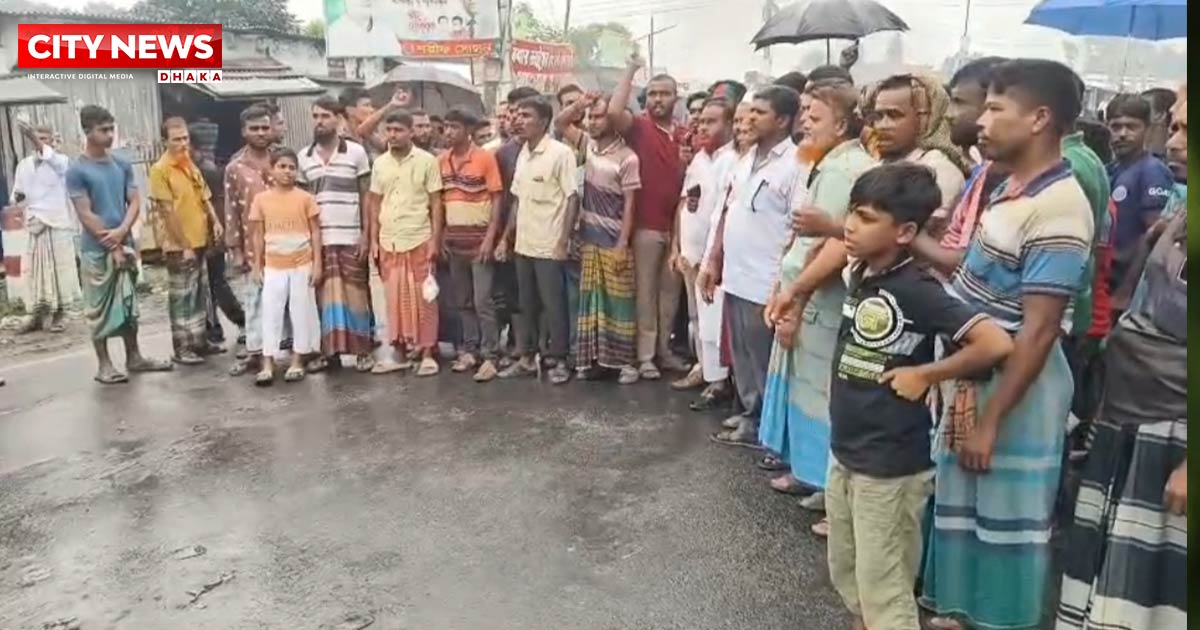 ফরিদপুরের ভাঙ্গায় সড়ক-রেলপথ অবরোধ: ২১ জেলার যোগাযোগ বিচ্ছিন্ন, ইউপি চেয়ারম্যান আটক