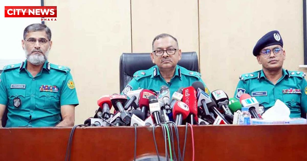 ‘ঢাকার বাইরে থেকে লোকজন এসে টাকার বিনিময়ে মিছিল করে চলে যায়’