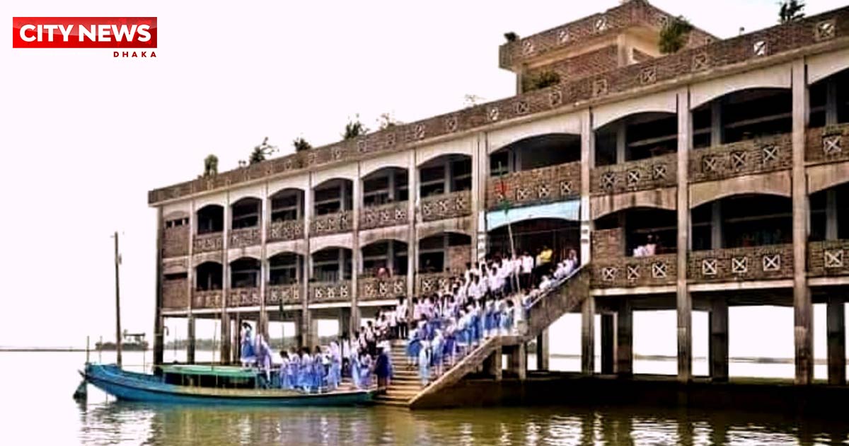 কিশোরগঞ্জে হাওরের বুকে দৃষ্টিনন্দন ভাসমান স্কুল