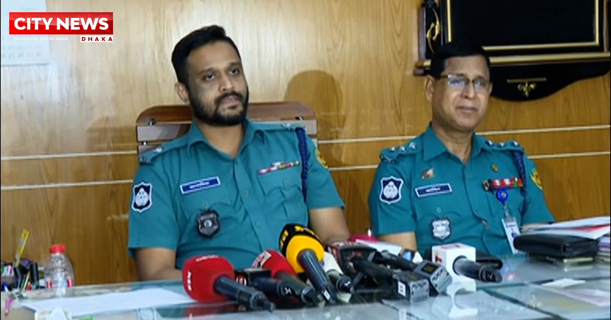 রাজধানীতে বাসায় ঢুকে ডাকাতির অভিযোগে সাবেক সেনা কর্মকর্তাসহ গ্রেফতার ৪