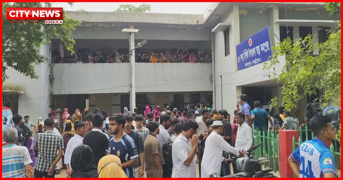 লক্ষ্মীপুরে ভাড়া বাসায় ঢুকে মা ও দুই মেয়েকে কুপিয়ে হত্যা