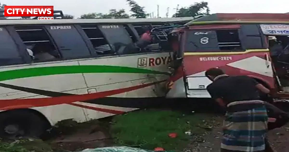 ফরিদপুরে দুই বাসের মুখোমুখি সংঘর্ষে নিহত ৩, আহত ১০