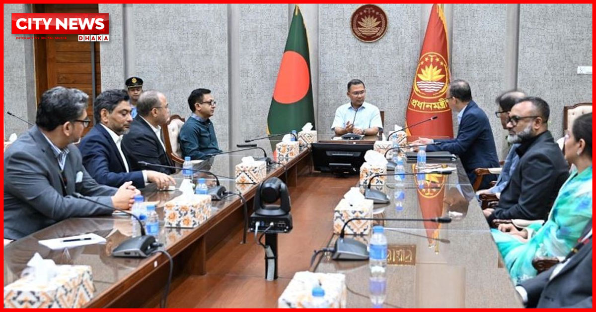 পোশাক শিল্পের বিকাশে প্রতিবন্ধকতা দ্রুত দূর করার নির্দেশনা প্রধানমন্ত্রীর
