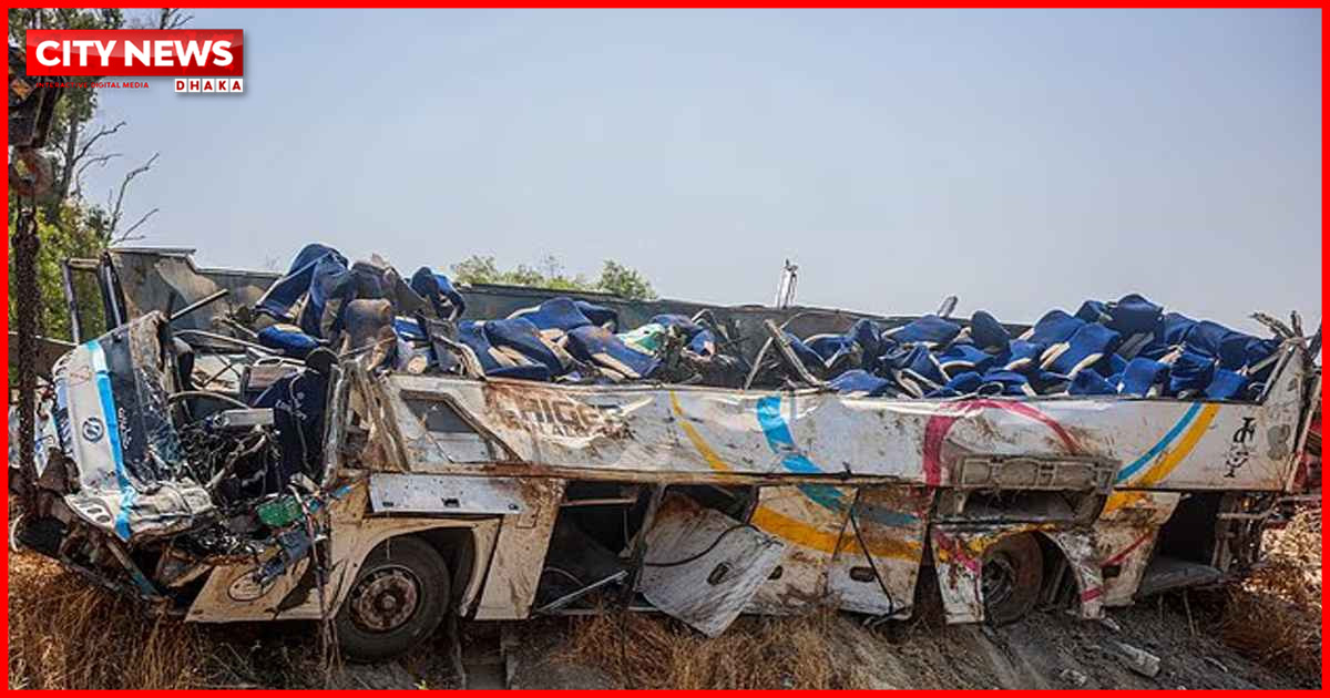 আলজেরিয়ায় ভয়াবহ বাস দুর্ঘটনায় নিহত ২৭