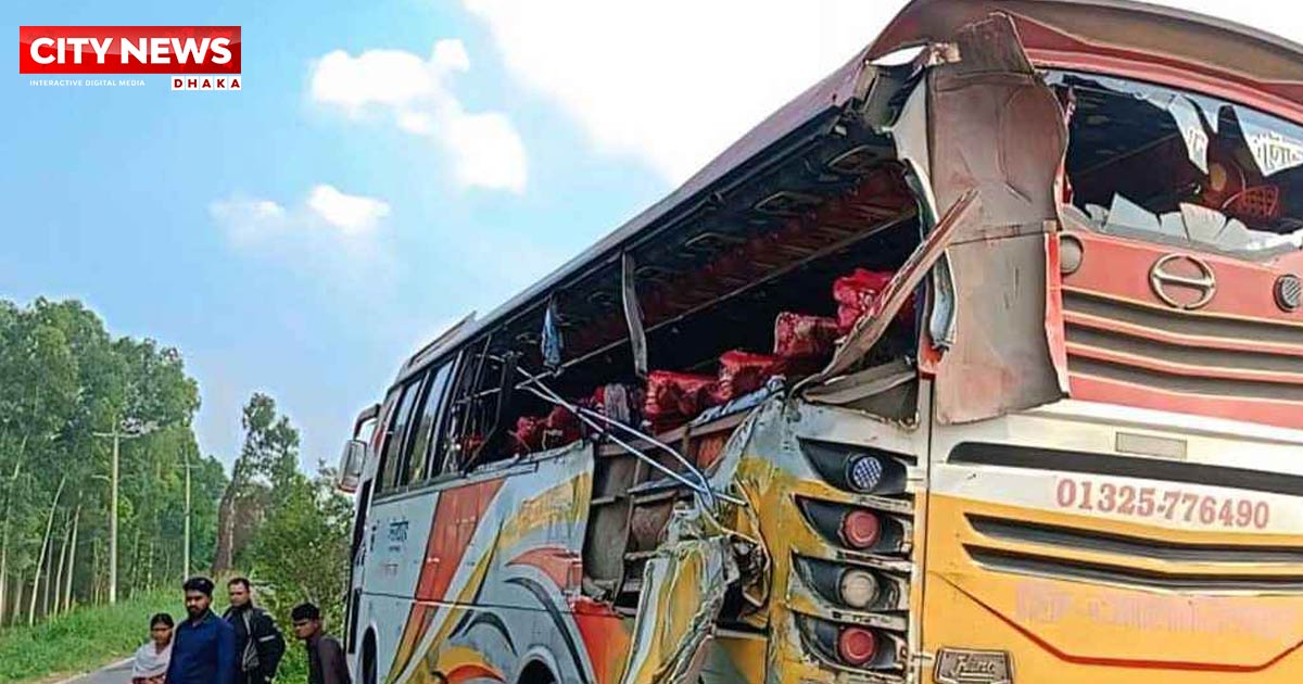 টাঙ্গাইলে বাস-ট্রাক সংঘর্ষে নিহত ৩