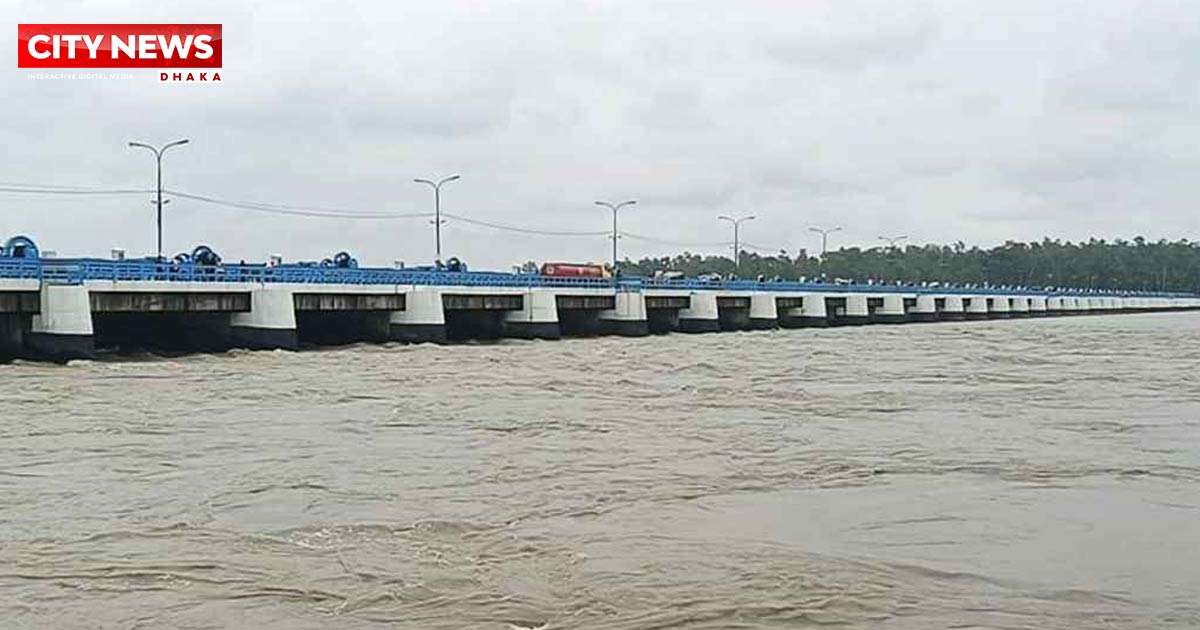 তিস্তার পানি বিপৎসীমার ওপরে, খোলা হলো সব জলকপাট