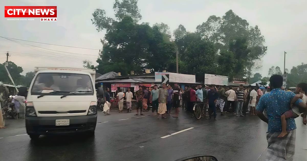 নীলফামারীতে ট্রাক চাপা ও ট্রেনে কাটা পড়ে স্কুল শিক্ষিকাসহ দুই জনের মৃত্যু