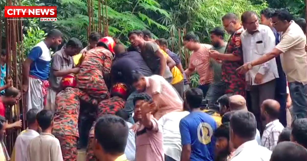 পাবনায় সেপটিক ট্যাংকে আটকা পড়ে ২ জনের মৃত্যু