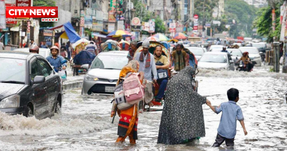 রাতভর বৃষ্টিতে নাকাল রাজধানীবাসী, জলাবদ্ধতা-ভোগান্তি