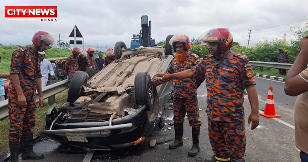মাওয়া এক্সপ্রেসওয়েতে প্রাইভেটকার উল্টে নিহত ৩