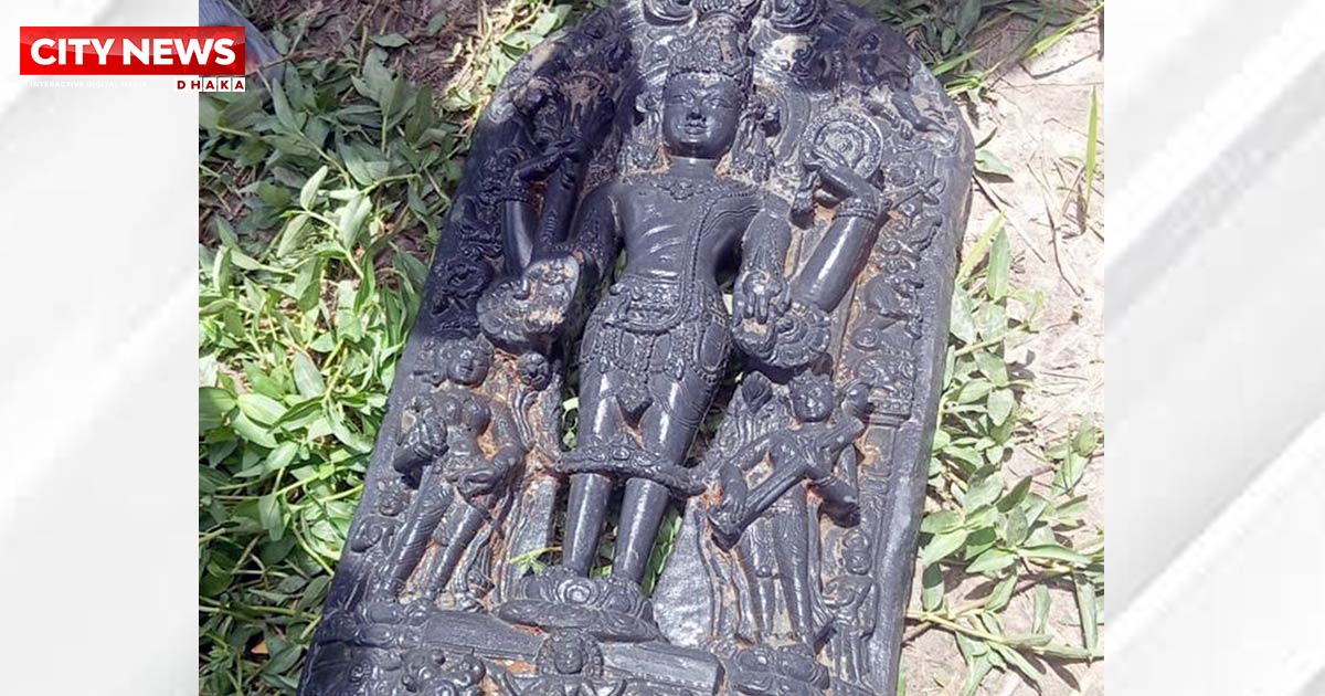 চাটমোহরে পুকুর থেকে ১০ কোটি টাকা মূল্যের কষ্টি পাথরের বিষ্ণু মূর্তি উদ্ধার