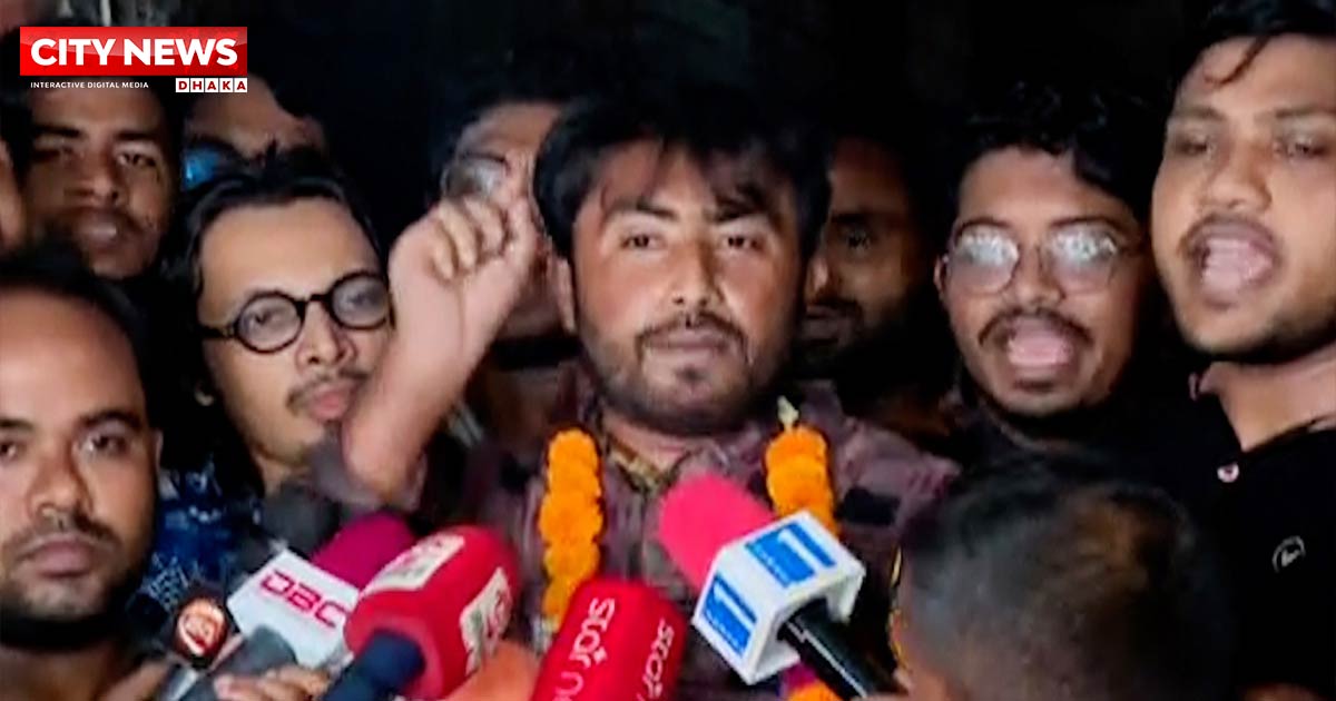 বিশ্ববিদ্যালয় থেকে দলীয় রাজনৈতিক চর্চা বন্ধের প্রতিশ্রুতি নবনির্বাচিত জাকসু ভিপির