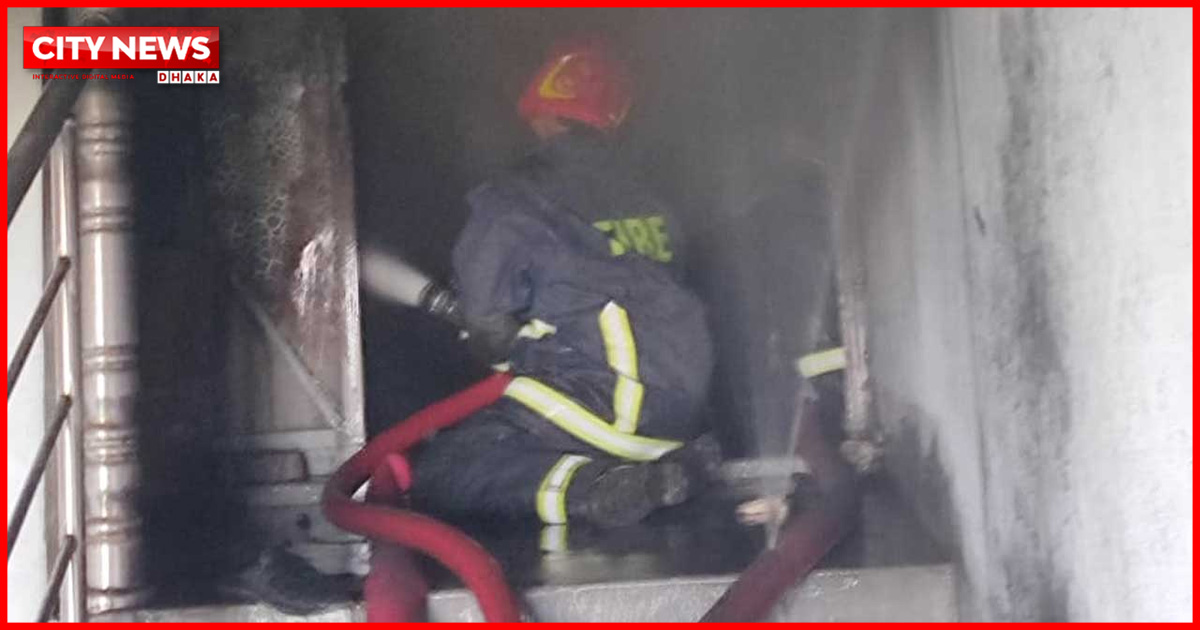 কেরানীগঞ্জে কারখানায় ভয়াবহ আগুন, নিয়ন্ত্রণে ৮ ইউনিট
