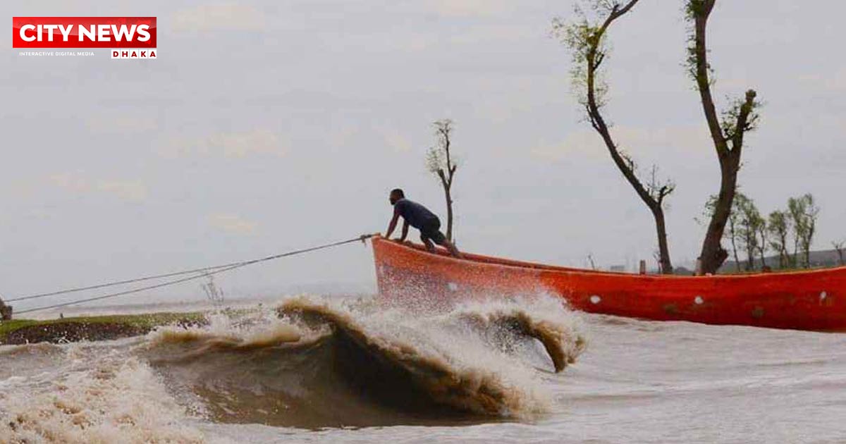 সাগরে সৃষ্টি হচ্ছে মেঘমালা, ৩ নম্বর সংকেত