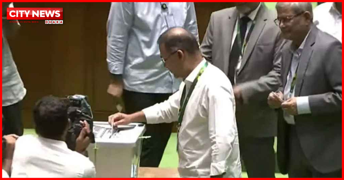রাষ্ট্রপতি নির্বাচনে ভোট দিলেন প্রধানমন্ত্রী, স্পিকার ও বিরোধীদলীয় নেতা
