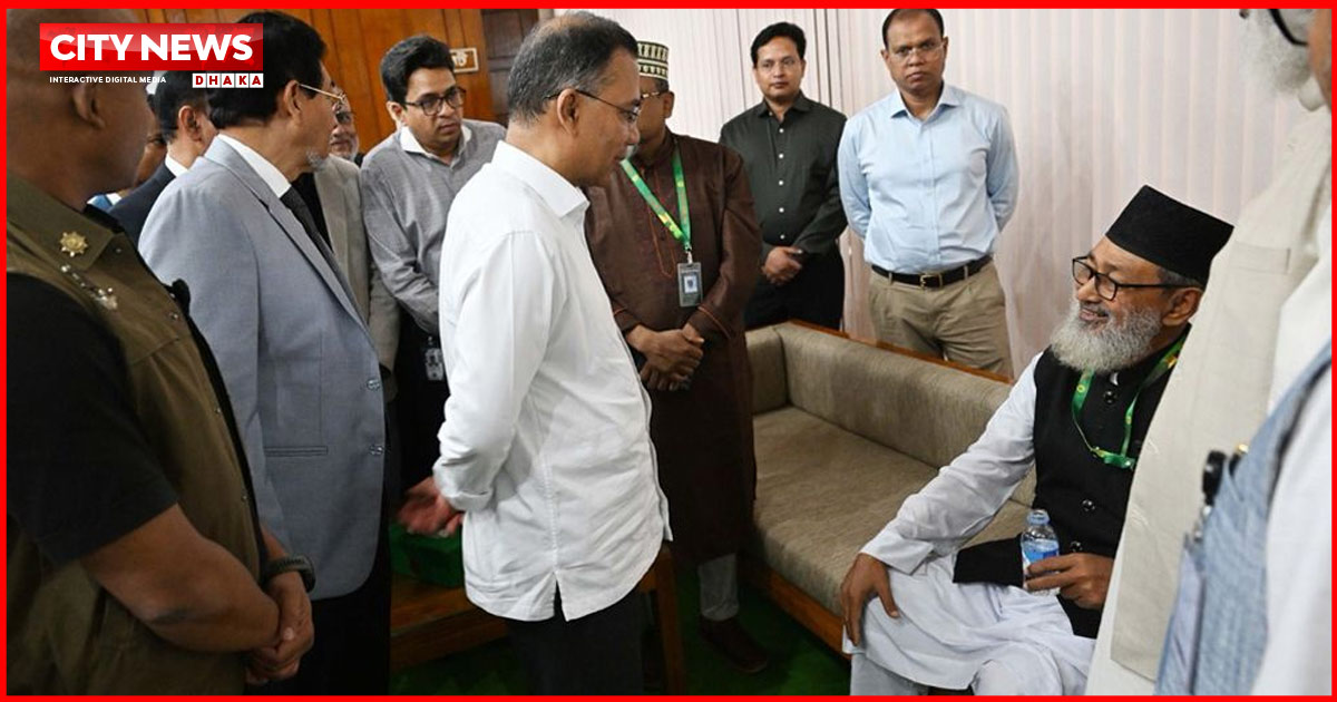 অধিবেশন চলাকালে হঠাৎ অসুস্থ বিরোধীদলীয় এমপি, খোঁজ নিলেন প্রধানমন্ত্রী