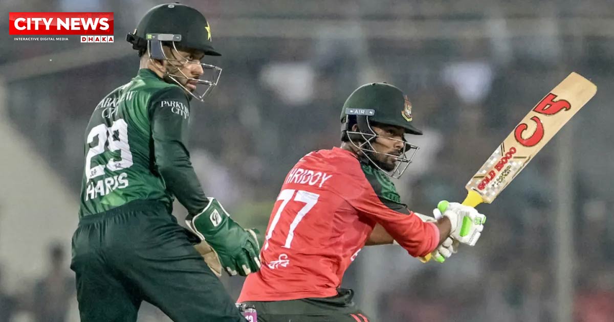 চার উইকেট হারিয়ে শুরুতেই ব্যাটিং বিপর্যয়ে বাংলাদেশ