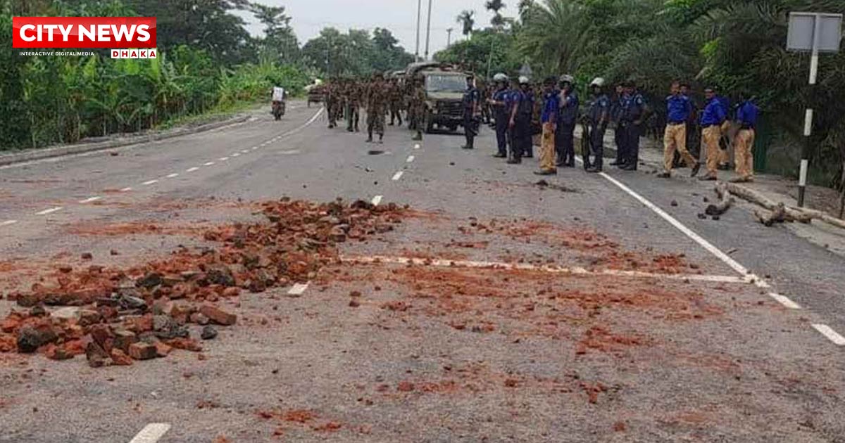 গোপালগঞ্জে অবরোধ, নিষিদ্ধ আ.লীগ-ছাত্রলীগের ৭ নেতা আটক