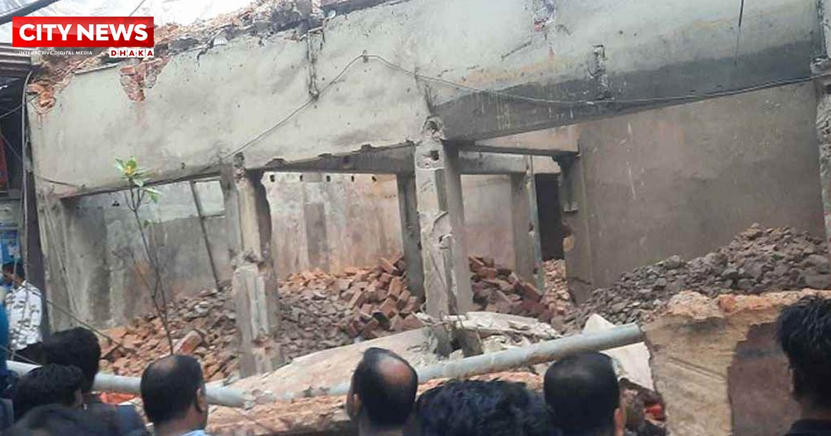 নেত্রকোণায় দেয়াল ধসে ৩ শ্রমিকের মৃত্যু