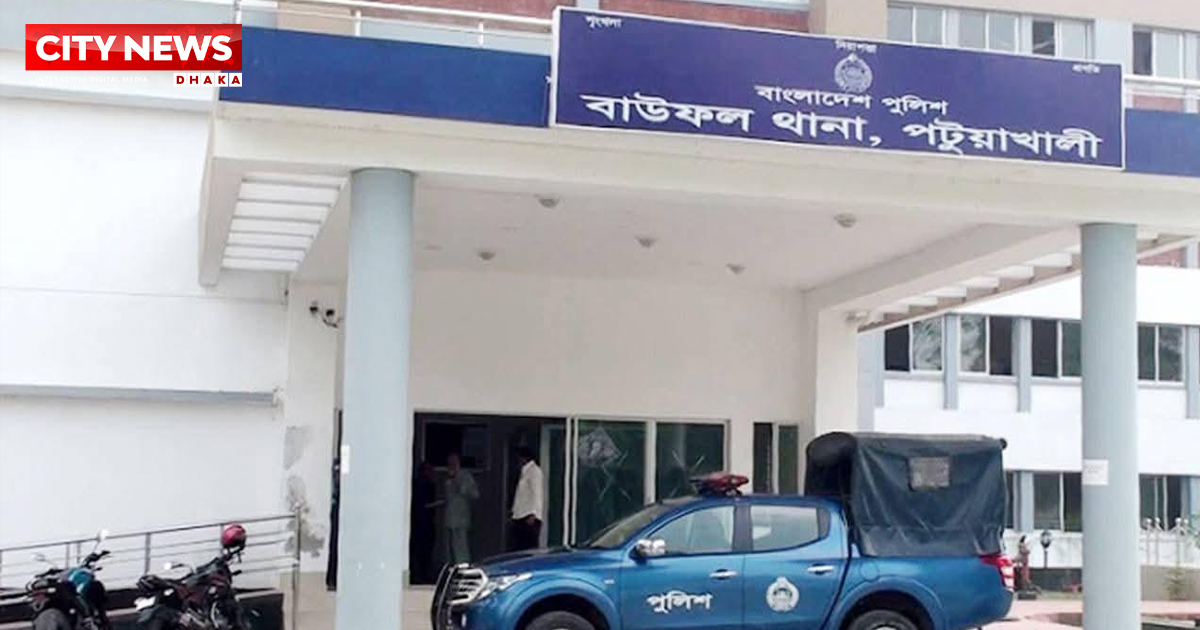 স্ত্রীকে গলা কেটে হ ত্যা, থানায় আত্মসমর্পণ স্বামীর