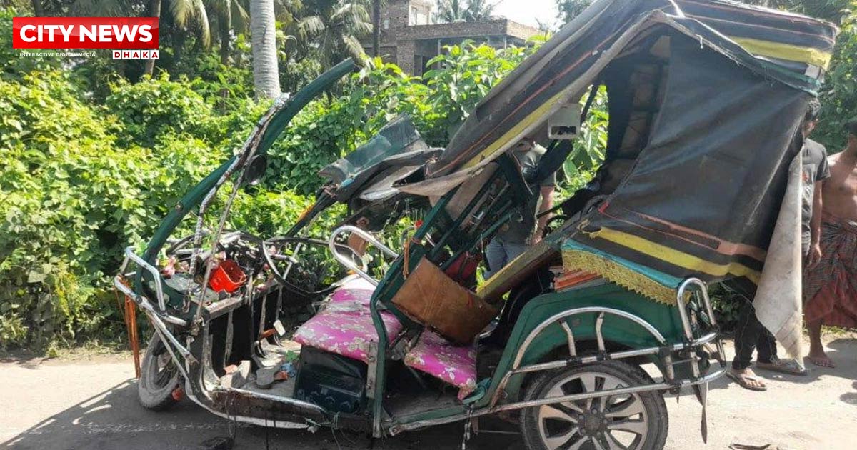 খুলনায় ট্রাকের ধাক্কায় প্রাণ গেল ৩ জনের