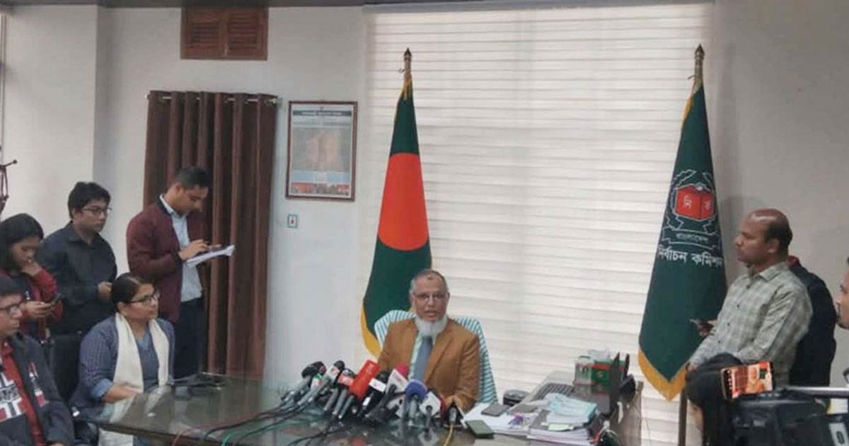 নির্বাচনে দায়িত্বে থাকা কর্মকর্তারা গণভোটের পক্ষে–বিপক্ষে যাবেন না