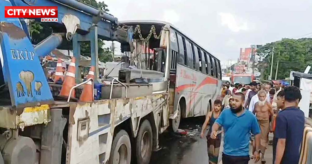 ফরিদপুরে ২ বাসের মুখোমুখি সংঘর্ষ, নিহত ৩
