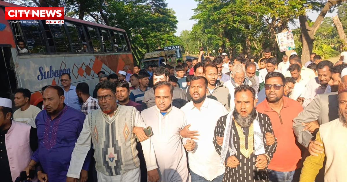 শেখ হাসিনার মৃত্যুদণ্ডের রায় ঘোষণায় ফরিদপুরের সালথায় আনন্দ মিছিল