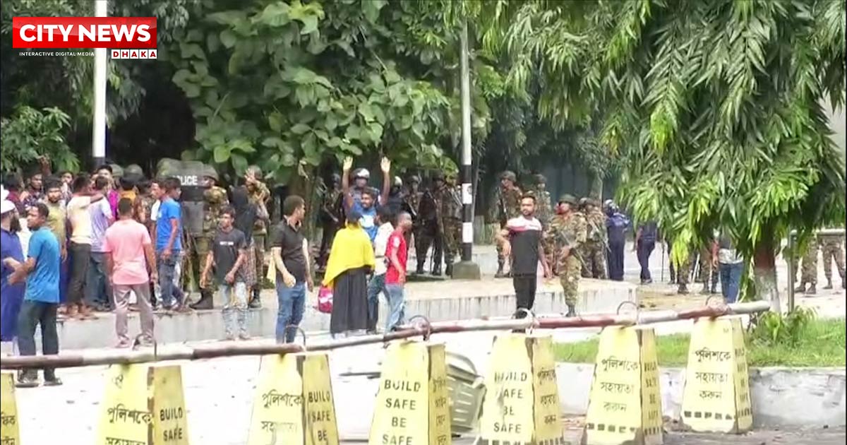 নীলফামারীতে ইপিজেডে আইনশৃঙ্খলা বাহিনী-শ্রমিক সংঘর্ষ, নিহত ১ গুলিবিদ্ধ ৬